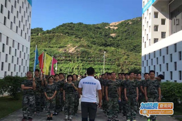 龙泽体验式拓展培训加盟费