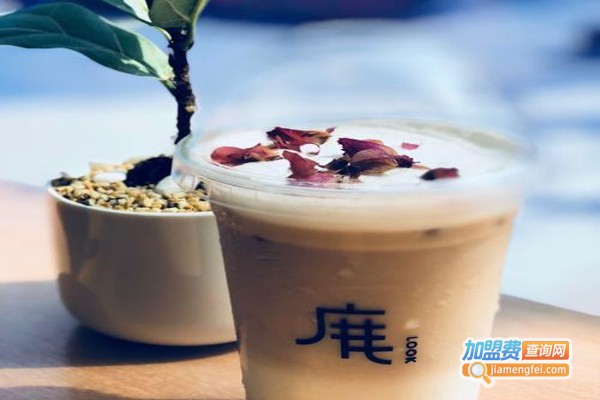 鹿·鲜果苏打果饮加盟费