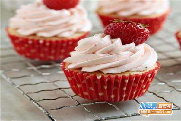 红丝绒纸杯蛋糕