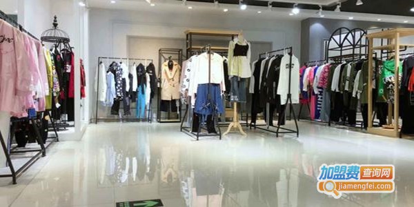 依言女装加盟费