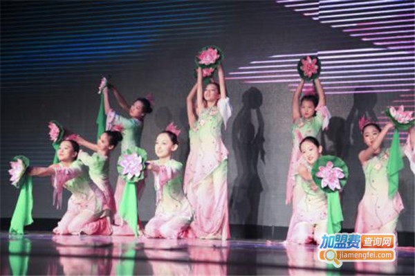 东方鹤舞蹈培训加盟费