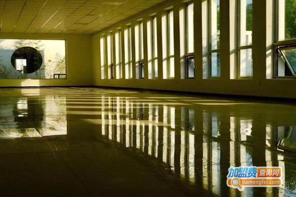 清美屹立画室加盟费