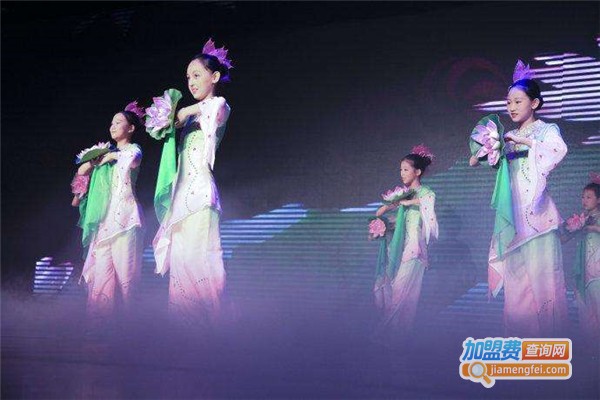 东方鹤舞蹈培训加盟费