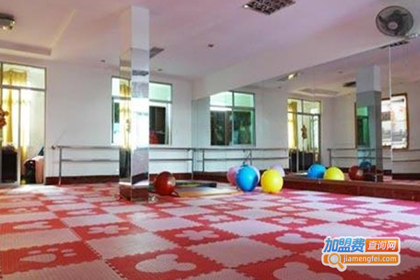 天地影人艺术中心加盟费