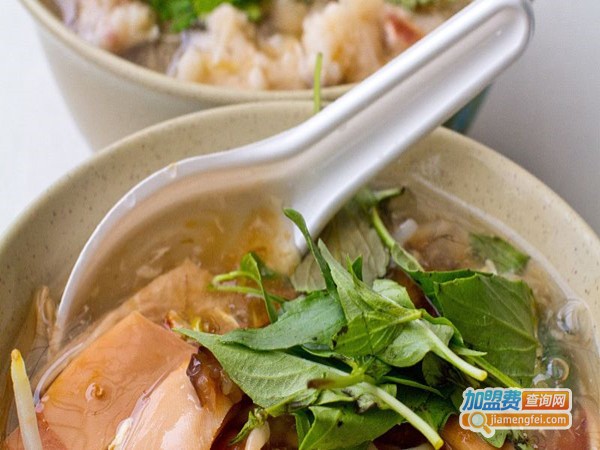 一碗香麻辣烫加盟门店