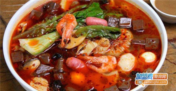 叼嘴一族麻辣烫加盟费