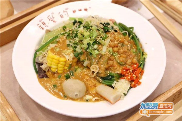 萌小柒麻辣烫加盟费