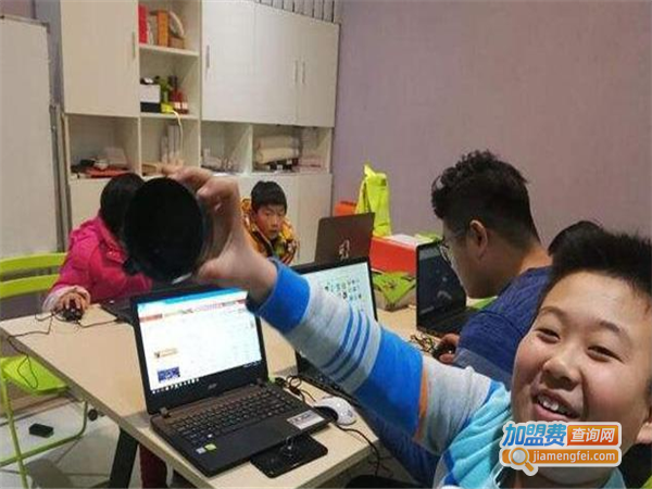 阿尔法营少儿编程加盟费