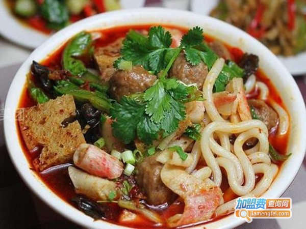 开心煮麻辣烫加盟门店设备费:3.5万元|前期原料费:4万元|广告宣传费:6000元流动资金:3.3万元|总投资费用:12.36万元以上