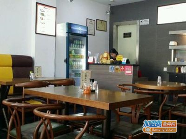 酷龙煲仔饭加盟