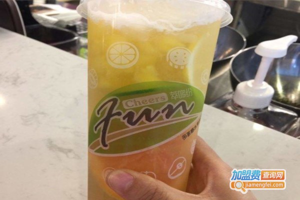 萃哆纷奶茶加盟费