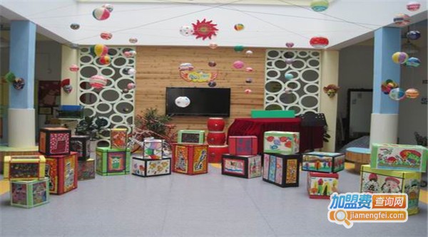 川美黑白灰美术加盟费