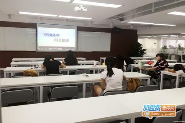 京色鸣天国际教育加盟费