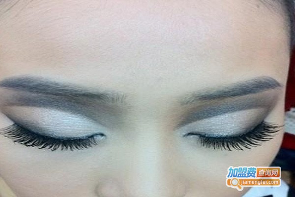 迪徕尔化妆培训加盟费