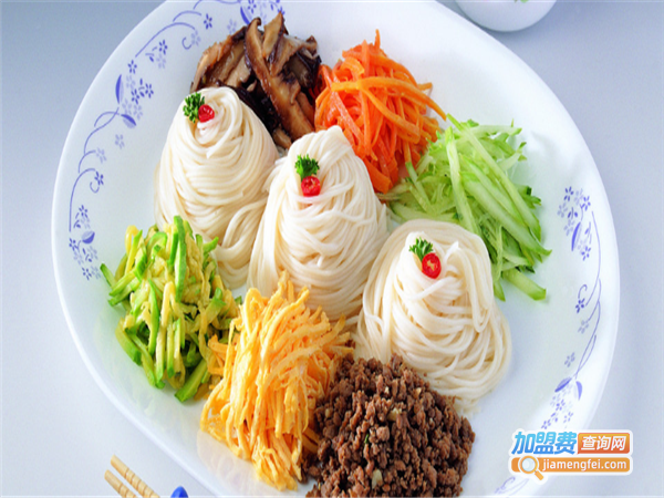 仁通合东北特色砂锅米线加盟费