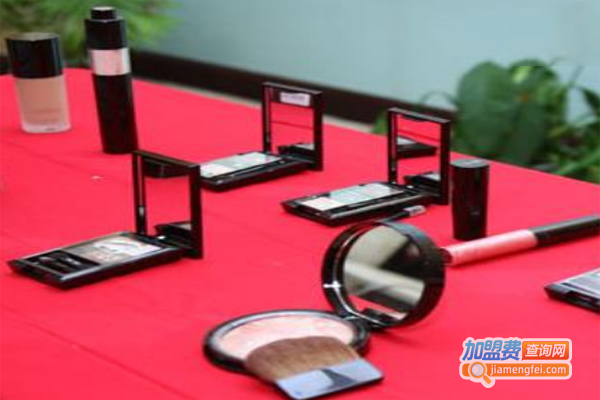 伊莲晓培训加盟费