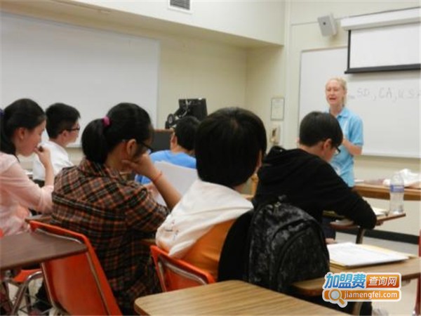 鸿诚英语加盟费