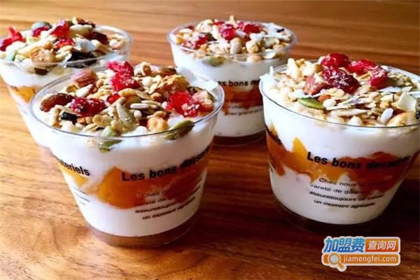 初好酸奶加盟费