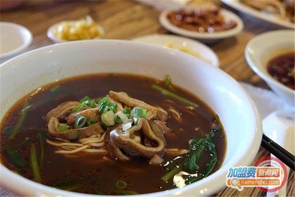 段纯真牛肉面加盟费