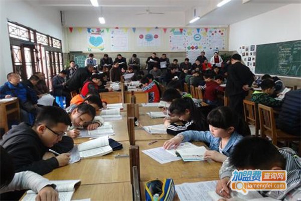 非凡优等生教育加盟费