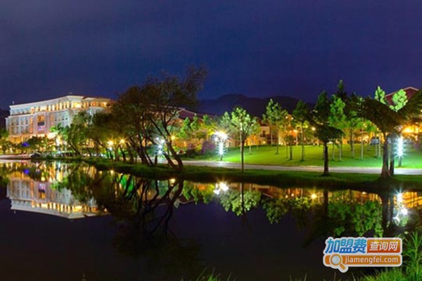 弥勒湖泉酒店加盟