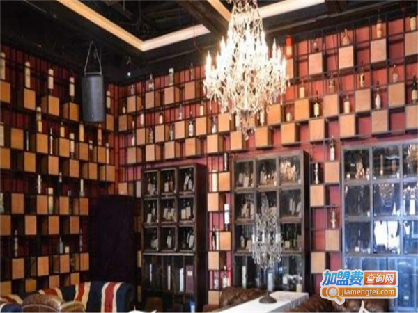 盒子里花食酒咖加盟费