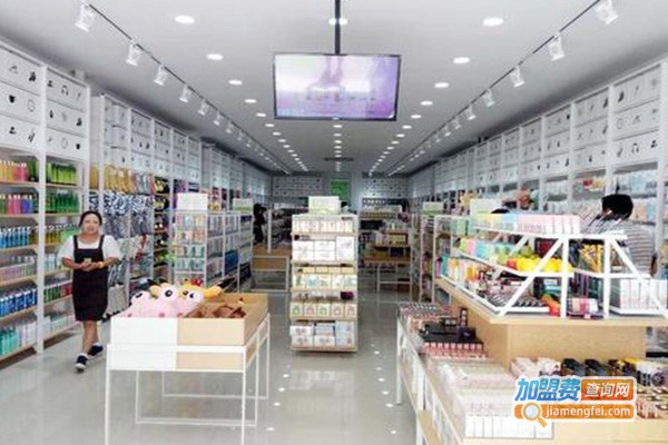 米微可时尚百货加盟费