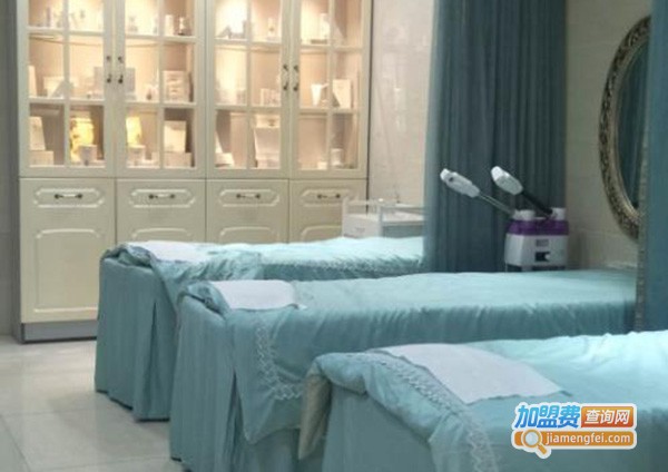 艾上天后美容院加盟费