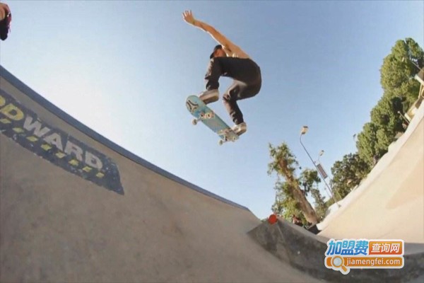 引力滑板加盟费