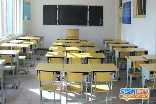 雨露教育加盟费