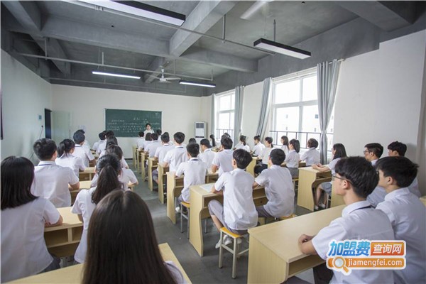 丁老师文化培训加盟费