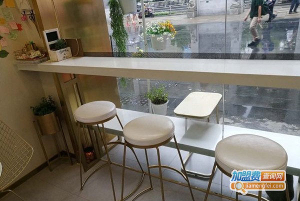 一杯一问奶茶加盟费