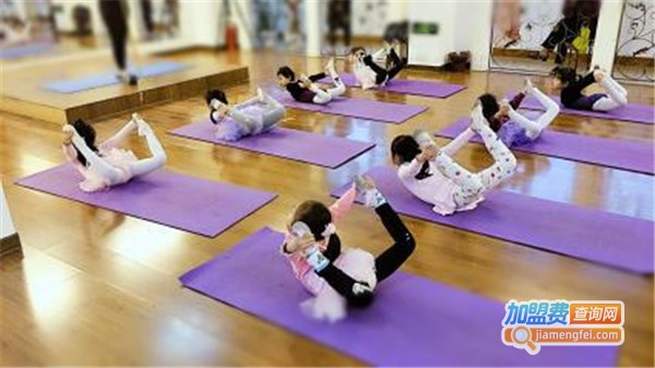 红旗艺术培训加盟费