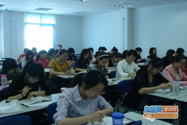 环球壹学加盟费