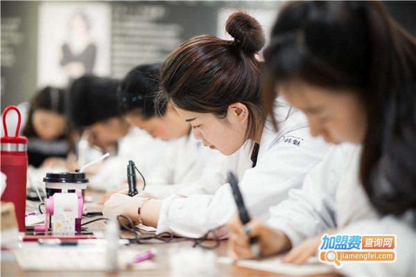 韩影美甲纹绣培训加盟