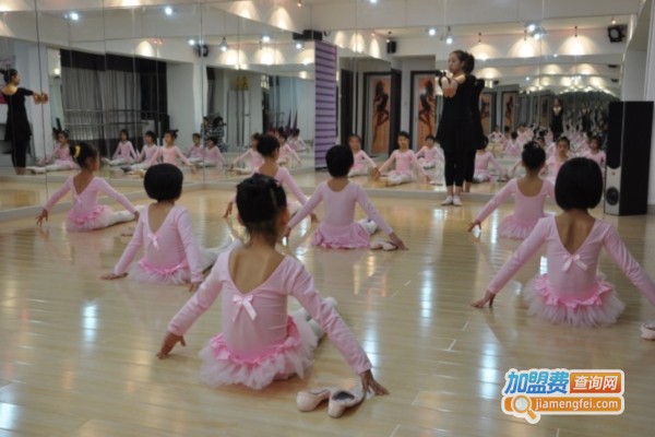 维娅少儿艺术加盟费