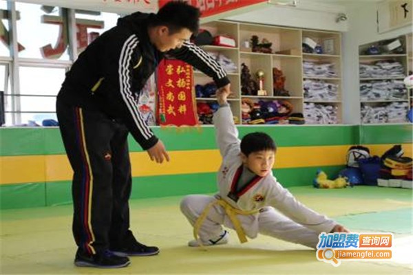 华夏体育培训加盟费