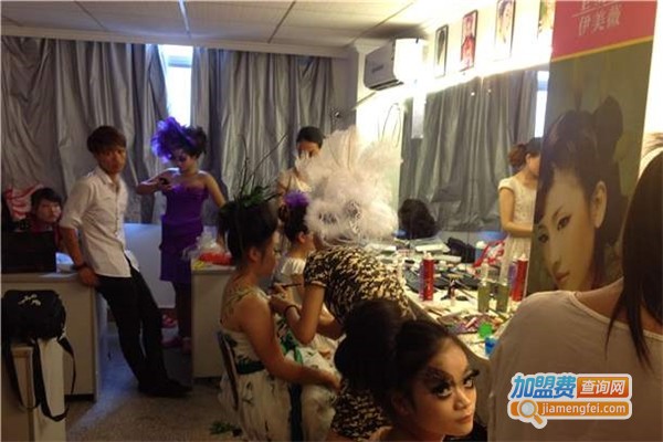 黛希化妆培训加盟费