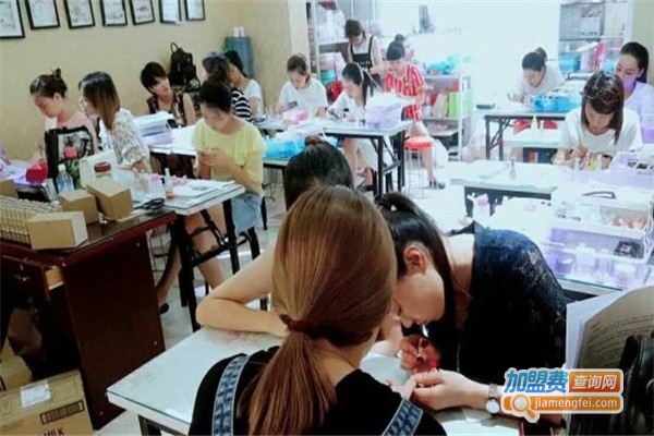 祥凤美甲技能培训加盟费