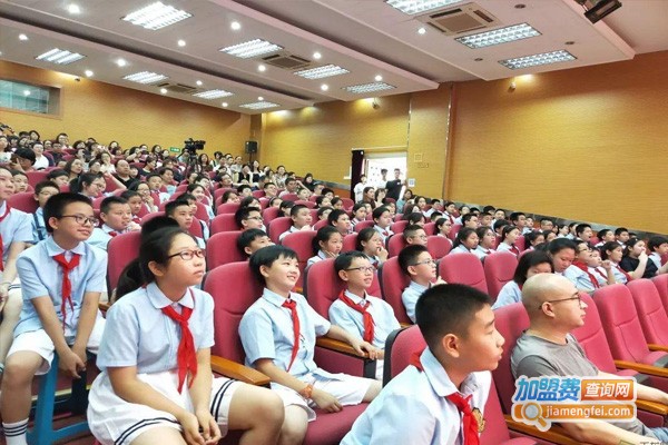 芳草地教育加盟费