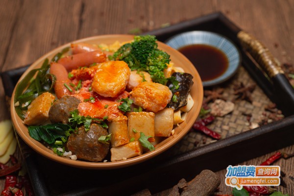 辣壹桶干拌冒菜加盟费