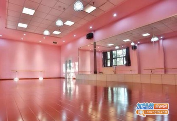 爱思达国际教育加盟费