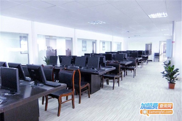 张默然动画培训加盟费