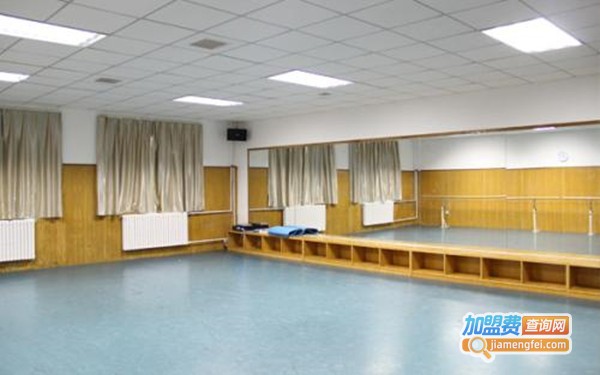 爱思达国际教育加盟费