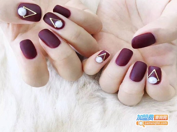 新主角美容美甲化妆培训加盟