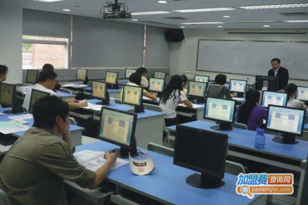 不凡职业培训加盟费