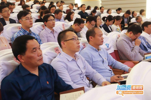 海龙教育加盟费