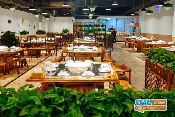 嘿拽酸菜火锅加盟费