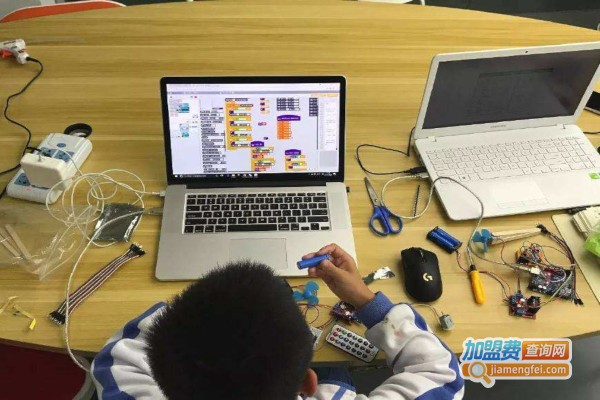 虫虫之家少儿编程加盟费