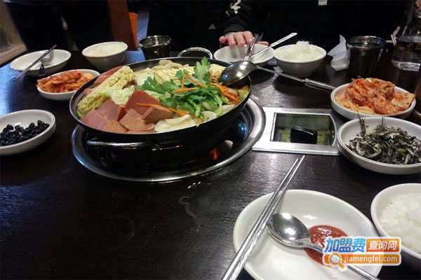 嘉龙老火锅加盟费